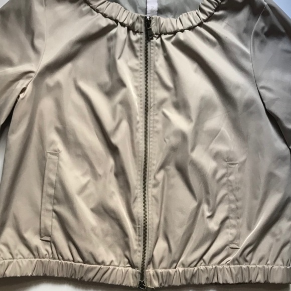 Tan colored jacket - Picture 2 of 7